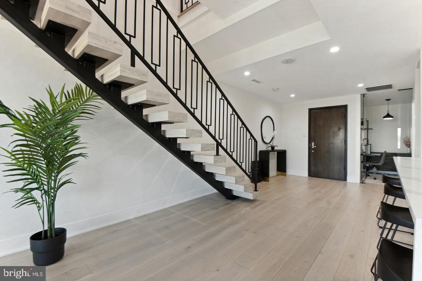 2501 M ST NW #701, WASHINGTON, District Of Columbia 20037, 2 Bedrooms Bedrooms, ,2 BathroomsBathrooms,Residential,For sale,2501 M ST NW #701,DCDC2210386 MLS # DCDC2210386