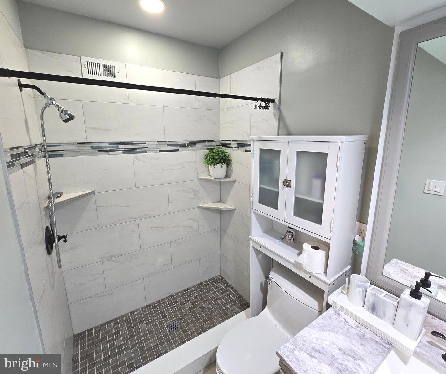 5035 AMERICANA DR, ANNANDALE, Virginia 22003, 4 Bedrooms Bedrooms, ,2 BathroomsBathrooms,Residential,For sale,5035 AMERICANA DR,VAFX2255524 MLS # VAFX2255524