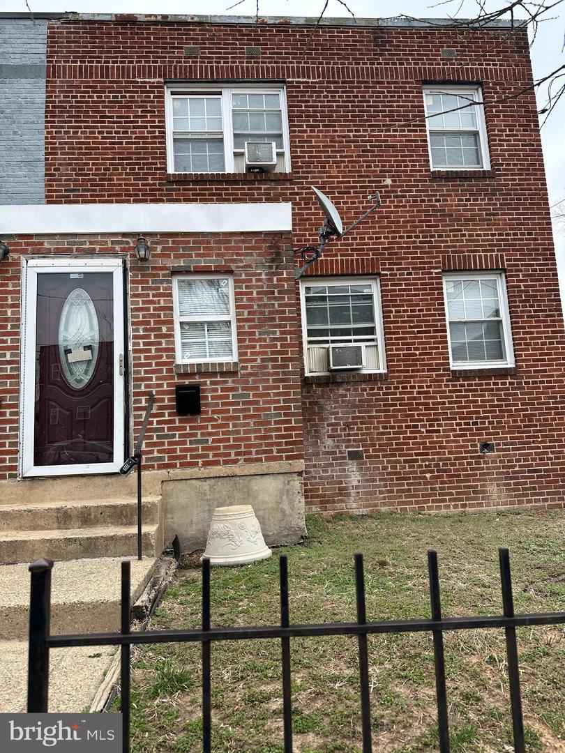 845 48TH ST NE, WASHINGTON, District Of Columbia 20019, 5 Bedrooms Bedrooms, ,3 BathroomsBathrooms,Residential,For sale,845 48TH ST NE,DCDC2210390 MLS # DCDC2210390