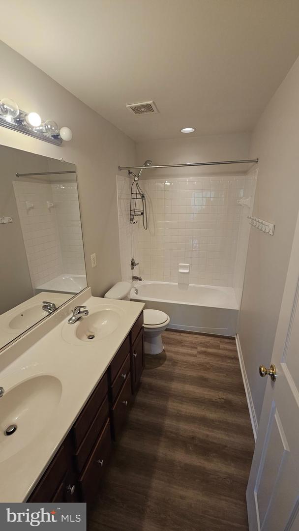 233 MACKENZIE LN, STEPHENSON, Virginia 22656, 5 Bedrooms Bedrooms, ,2 BathroomsBathrooms,Residential,For sale,233 MACKENZIE LN,VAFV2026728 MLS # VAFV2026728