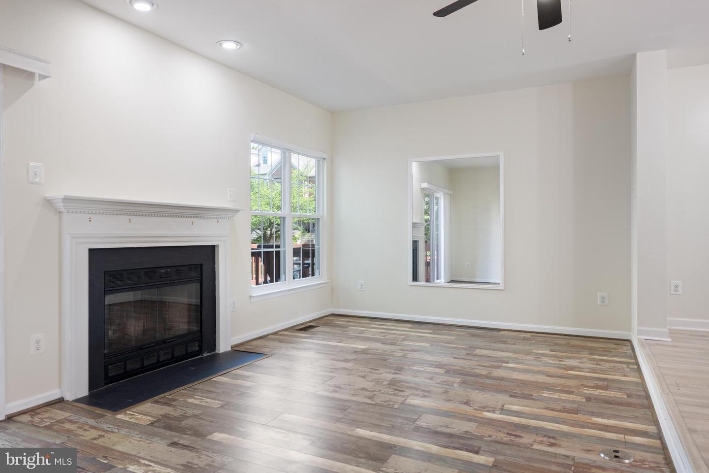 45599 WHITCOMB SQ, STERLING, Virginia 20166, 4 Bedrooms Bedrooms, 11 Rooms Rooms,3 BathroomsBathrooms,Residential,For sale,45599 WHITCOMB SQ,VALO2092998 MLS # VALO2092998