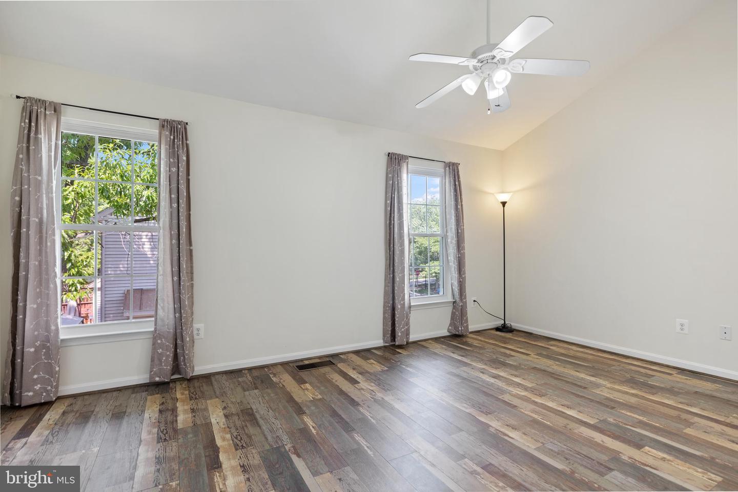 45599 WHITCOMB SQ, STERLING, Virginia 20166, 4 Bedrooms Bedrooms, 11 Rooms Rooms,3 BathroomsBathrooms,Residential,For sale,45599 WHITCOMB SQ,VALO2092998 MLS # VALO2092998