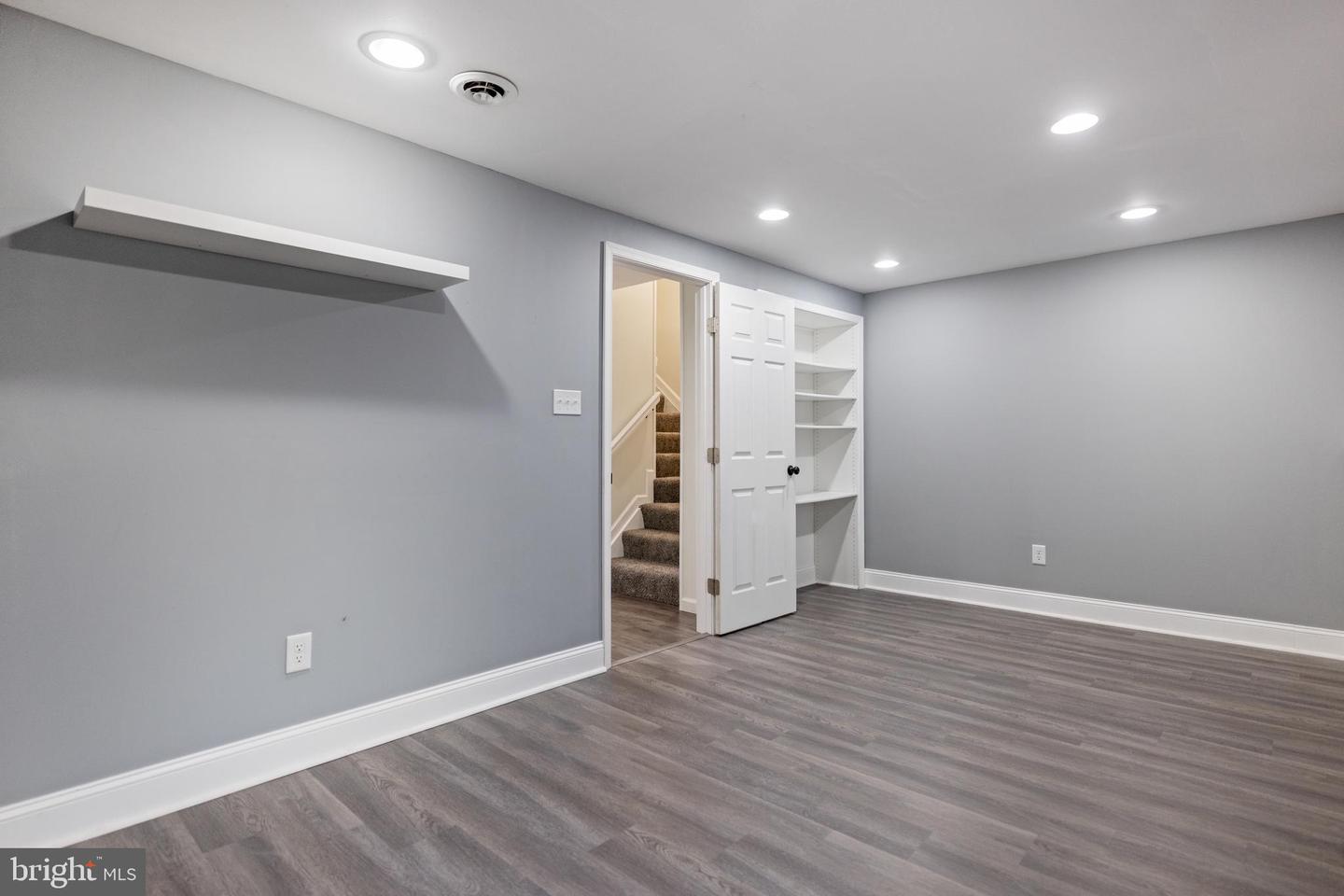 45599 WHITCOMB SQ, STERLING, Virginia 20166, 4 Bedrooms Bedrooms, 11 Rooms Rooms,3 BathroomsBathrooms,Residential,For sale,45599 WHITCOMB SQ,VALO2092998 MLS # VALO2092998