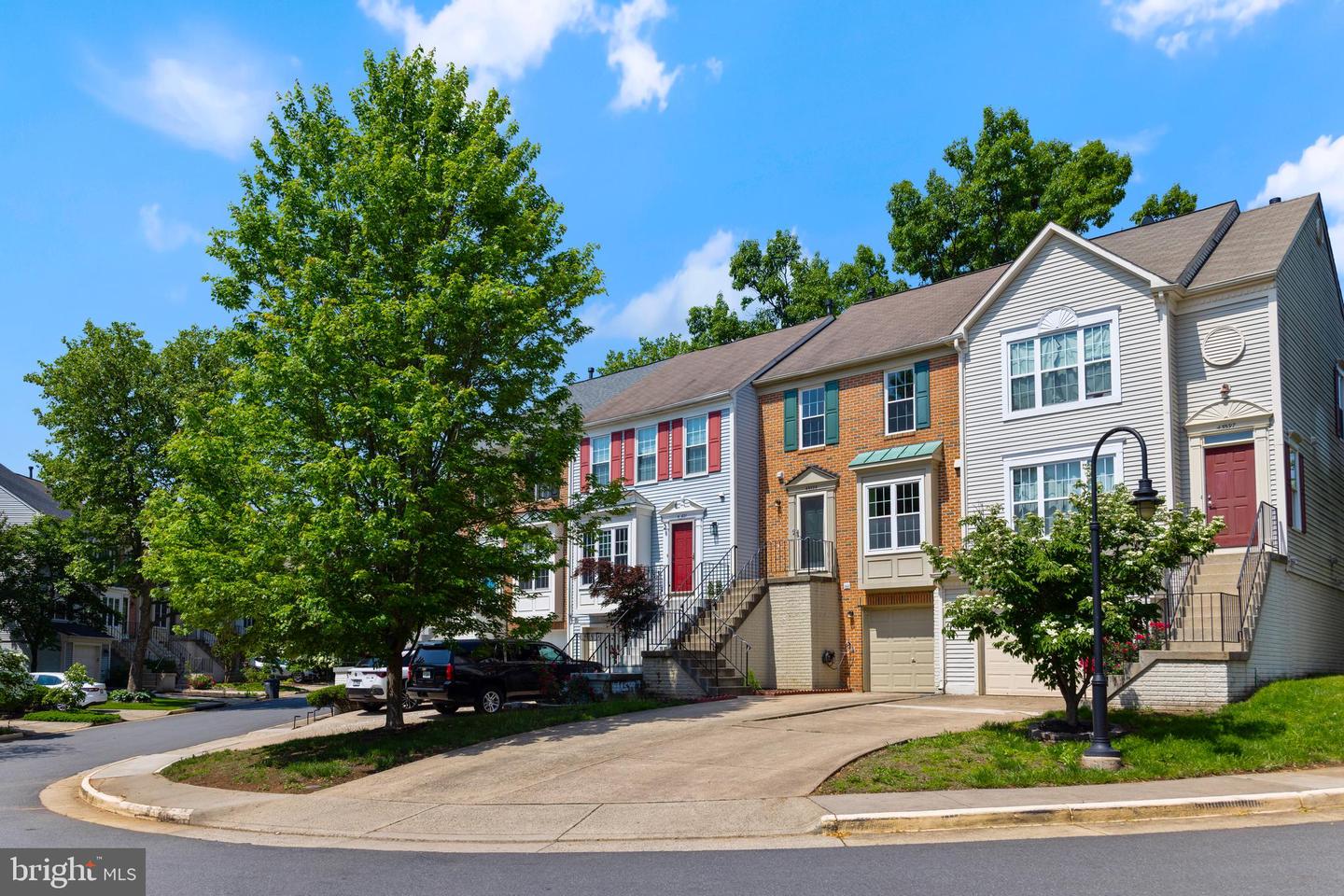 45599 WHITCOMB SQ, STERLING, Virginia 20166, 4 Bedrooms Bedrooms, 11 Rooms Rooms,3 BathroomsBathrooms,Residential,For sale,45599 WHITCOMB SQ,VALO2092998 MLS # VALO2092998