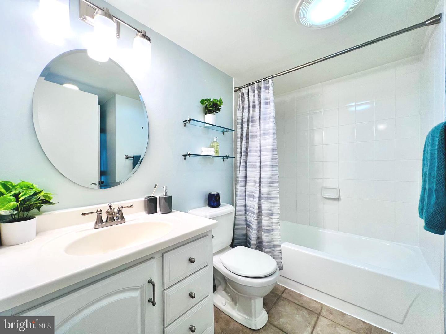 2111 WISCONSIN AVE NW #110, WASHINGTON, District Of Columbia 20007, 1 Bedroom Bedrooms, 3 Rooms Rooms,1 BathroomBathrooms,Residential,For sale,2111 WISCONSIN AVE NW #110,DCDC2197308 MLS # DCDC2197308