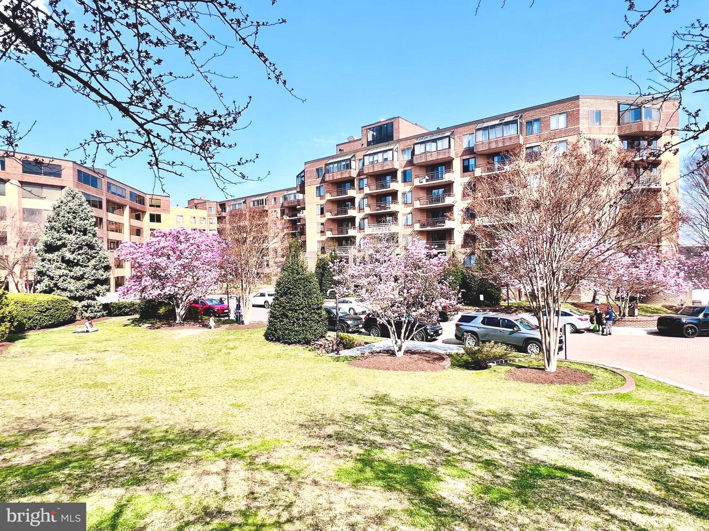 2111 WISCONSIN AVE NW #110, WASHINGTON, District Of Columbia 20007, 1 Bedroom Bedrooms, 3 Rooms Rooms,1 BathroomBathrooms,Residential,For sale,2111 WISCONSIN AVE NW #110,DCDC2197308 MLS # DCDC2197308