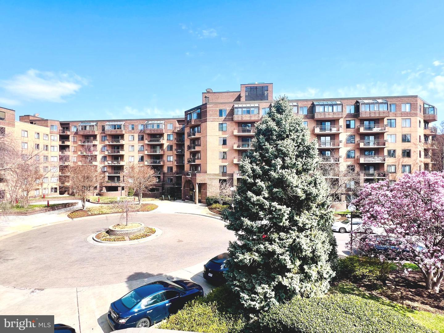 2111 WISCONSIN AVE NW #110, WASHINGTON, District Of Columbia 20007, 1 Bedroom Bedrooms, 3 Rooms Rooms,1 BathroomBathrooms,Residential,For sale,2111 WISCONSIN AVE NW #110,DCDC2197308 MLS # DCDC2197308