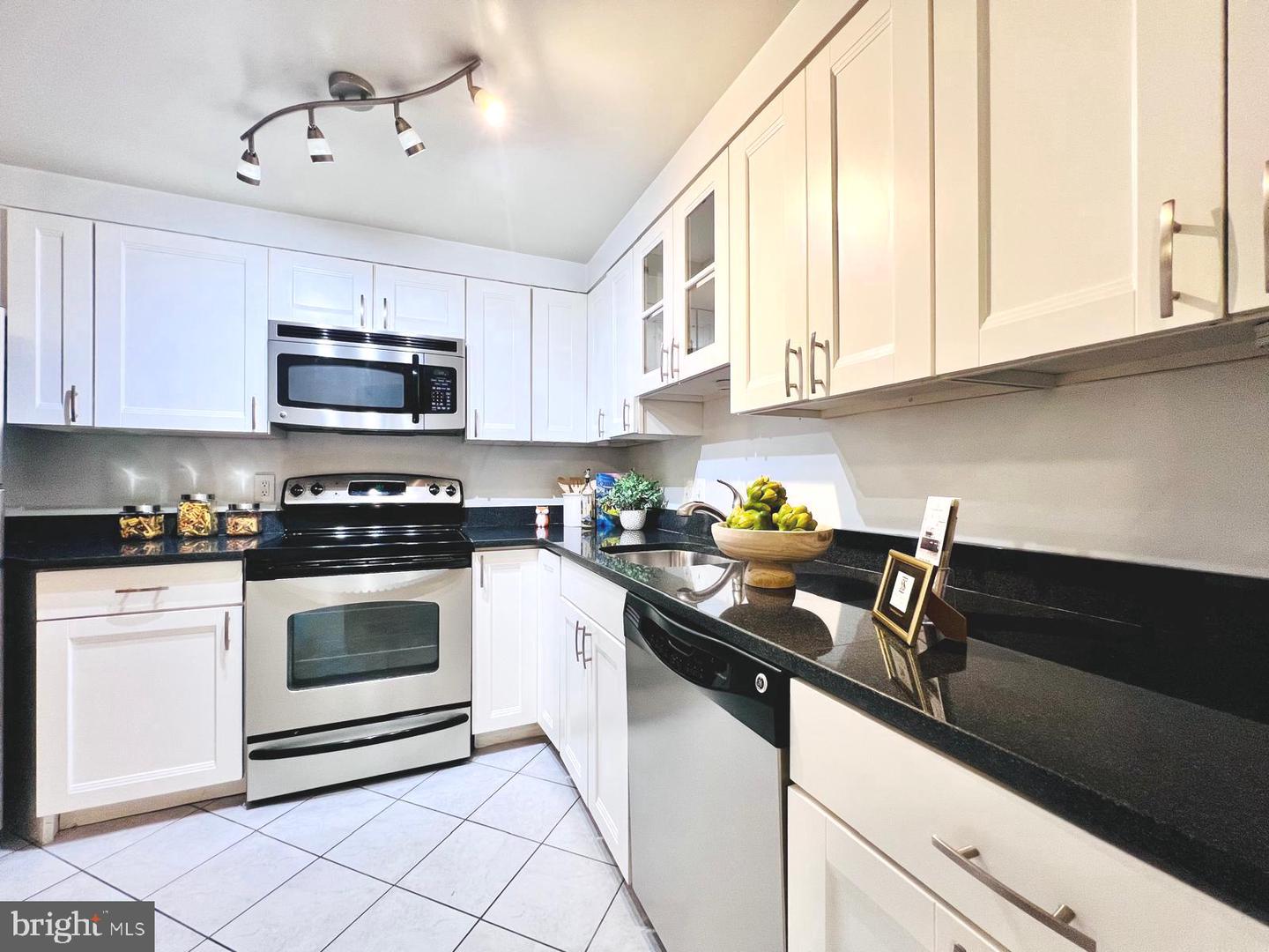 2111 WISCONSIN AVE NW #110, WASHINGTON, District Of Columbia 20007, 1 Bedroom Bedrooms, 3 Rooms Rooms,1 BathroomBathrooms,Residential,For sale,2111 WISCONSIN AVE NW #110,DCDC2197308 MLS # DCDC2197308