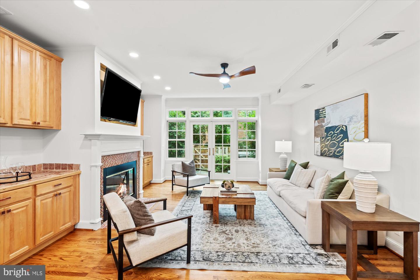 918 S SAINT ASAPH ST, ALEXANDRIA, Virginia 22314, 2 Bedrooms Bedrooms, 8 Rooms Rooms,3 BathroomsBathrooms,Residential,For sale,918 S SAINT ASAPH ST,VAAX2045120 MLS # VAAX2045120