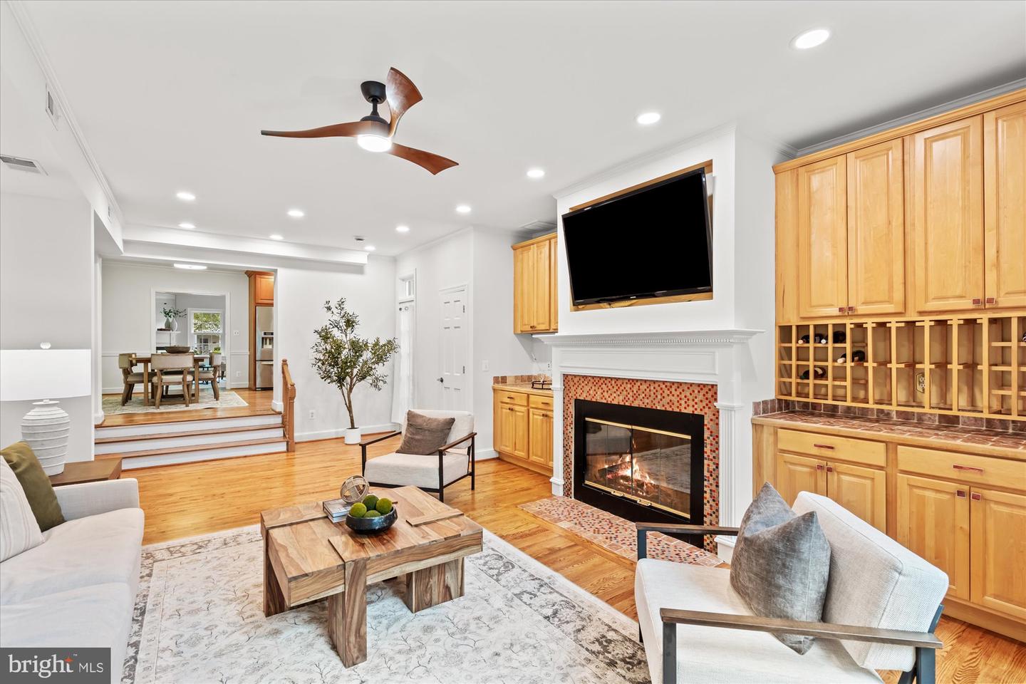 918 S SAINT ASAPH ST, ALEXANDRIA, Virginia 22314, 2 Bedrooms Bedrooms, 8 Rooms Rooms,3 BathroomsBathrooms,Residential,For sale,918 S SAINT ASAPH ST,VAAX2045120 MLS # VAAX2045120