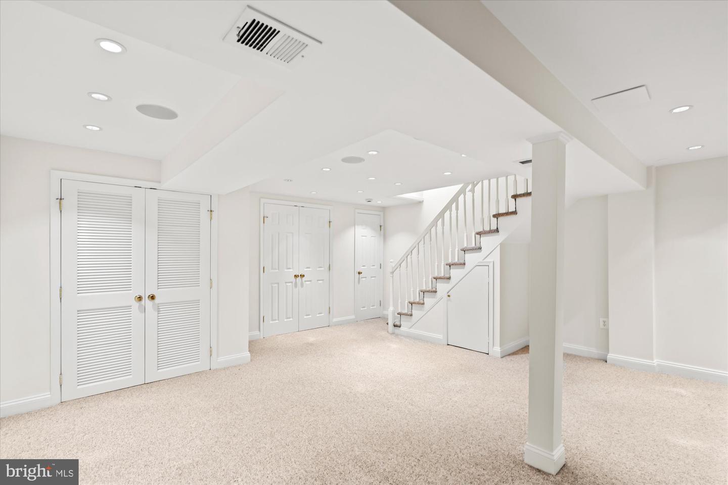 918 S SAINT ASAPH ST, ALEXANDRIA, Virginia 22314, 2 Bedrooms Bedrooms, 8 Rooms Rooms,3 BathroomsBathrooms,Residential,For sale,918 S SAINT ASAPH ST,VAAX2045120 MLS # VAAX2045120