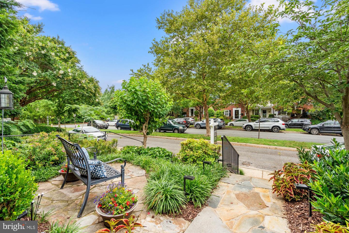 918 S SAINT ASAPH ST, ALEXANDRIA, Virginia 22314, 2 Bedrooms Bedrooms, 8 Rooms Rooms,3 BathroomsBathrooms,Residential,For sale,918 S SAINT ASAPH ST,VAAX2045120 MLS # VAAX2045120