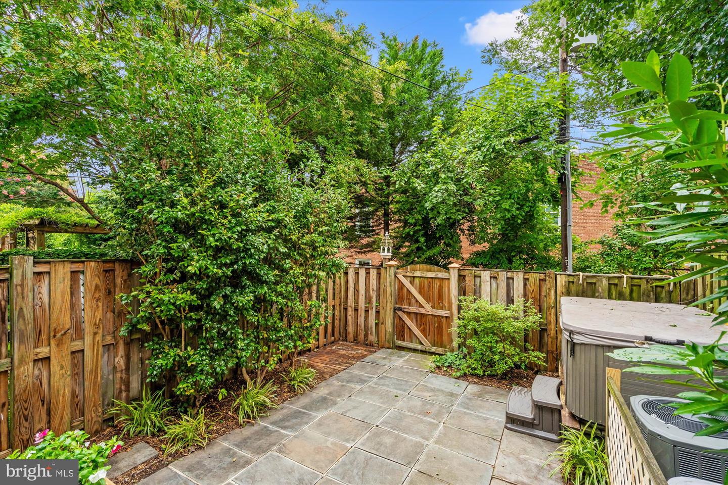 918 S SAINT ASAPH ST, ALEXANDRIA, Virginia 22314, 2 Bedrooms Bedrooms, 8 Rooms Rooms,3 BathroomsBathrooms,Residential,For sale,918 S SAINT ASAPH ST,VAAX2045120 MLS # VAAX2045120