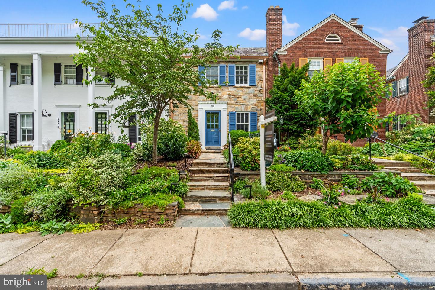 918 S SAINT ASAPH ST, ALEXANDRIA, Virginia 22314, 2 Bedrooms Bedrooms, 8 Rooms Rooms,3 BathroomsBathrooms,Residential,For sale,918 S SAINT ASAPH ST,VAAX2045120 MLS # VAAX2045120
