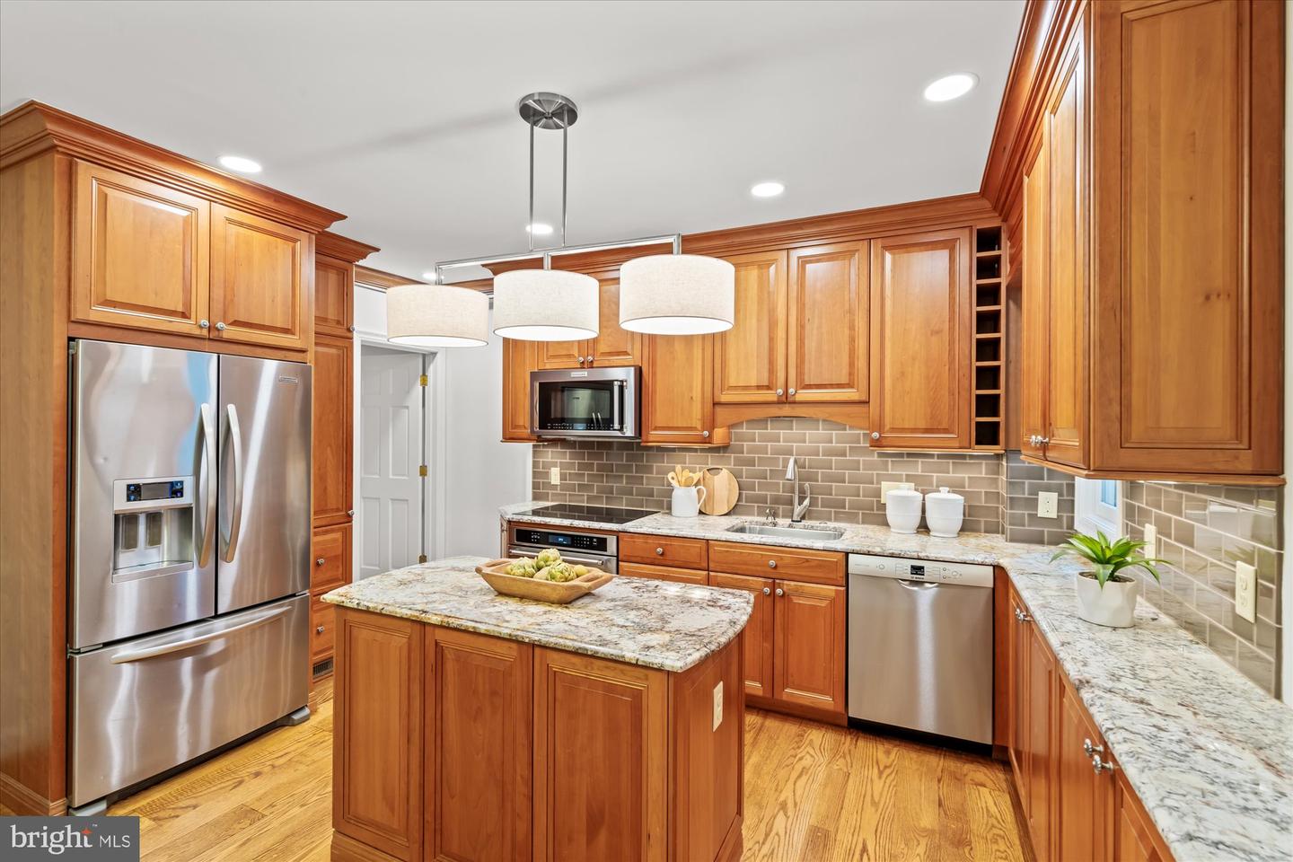 918 S SAINT ASAPH ST, ALEXANDRIA, Virginia 22314, 2 Bedrooms Bedrooms, 8 Rooms Rooms,3 BathroomsBathrooms,Residential,For sale,918 S SAINT ASAPH ST,VAAX2045120 MLS # VAAX2045120