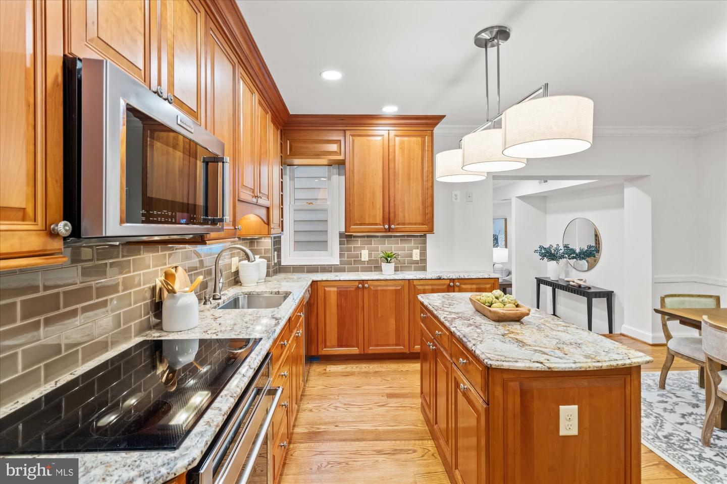 918 S SAINT ASAPH ST, ALEXANDRIA, Virginia 22314, 2 Bedrooms Bedrooms, 8 Rooms Rooms,3 BathroomsBathrooms,Residential,For sale,918 S SAINT ASAPH ST,VAAX2045120 MLS # VAAX2045120