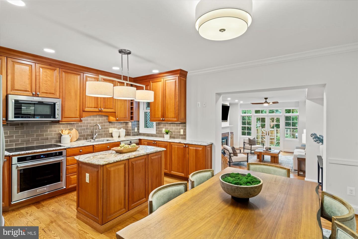 918 S SAINT ASAPH ST, ALEXANDRIA, Virginia 22314, 2 Bedrooms Bedrooms, 8 Rooms Rooms,3 BathroomsBathrooms,Residential,For sale,918 S SAINT ASAPH ST,VAAX2045120 MLS # VAAX2045120