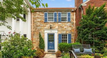 918 S SAINT ASAPH ST, ALEXANDRIA, Virginia 22314, 2 Bedrooms Bedrooms, 8 Rooms Rooms,3 BathroomsBathrooms,Residential,For sale,918 S SAINT ASAPH ST,VAAX2045120 MLS # VAAX2045120