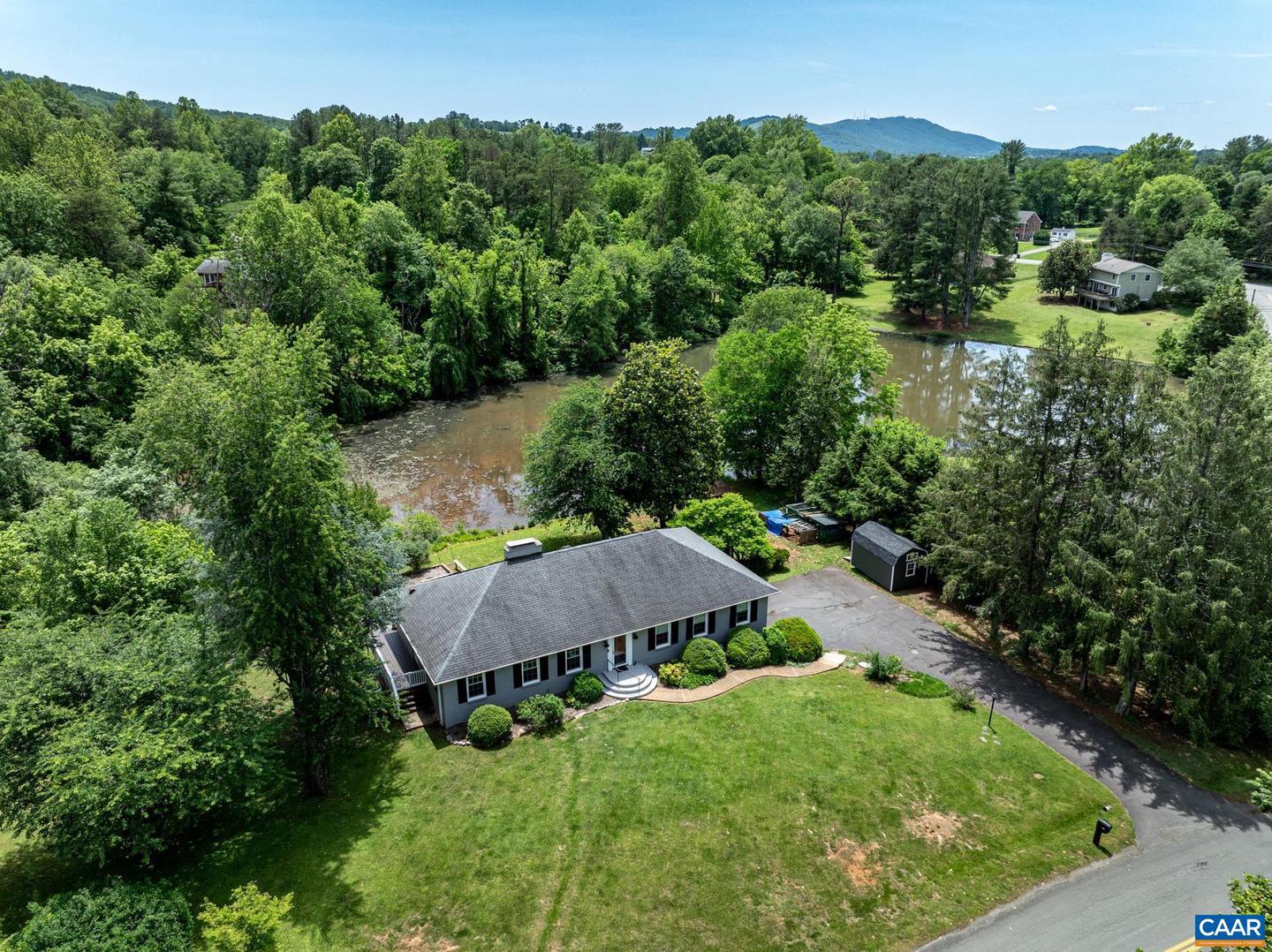 102 BOLLINGBROOK DR, CHARLOTTESVILLE, Virginia 22911, 3 Bedrooms Bedrooms, ,3 BathroomsBathrooms,Residential,For sale,102 BOLLINGBROOK DR,664326 MLS # 664326