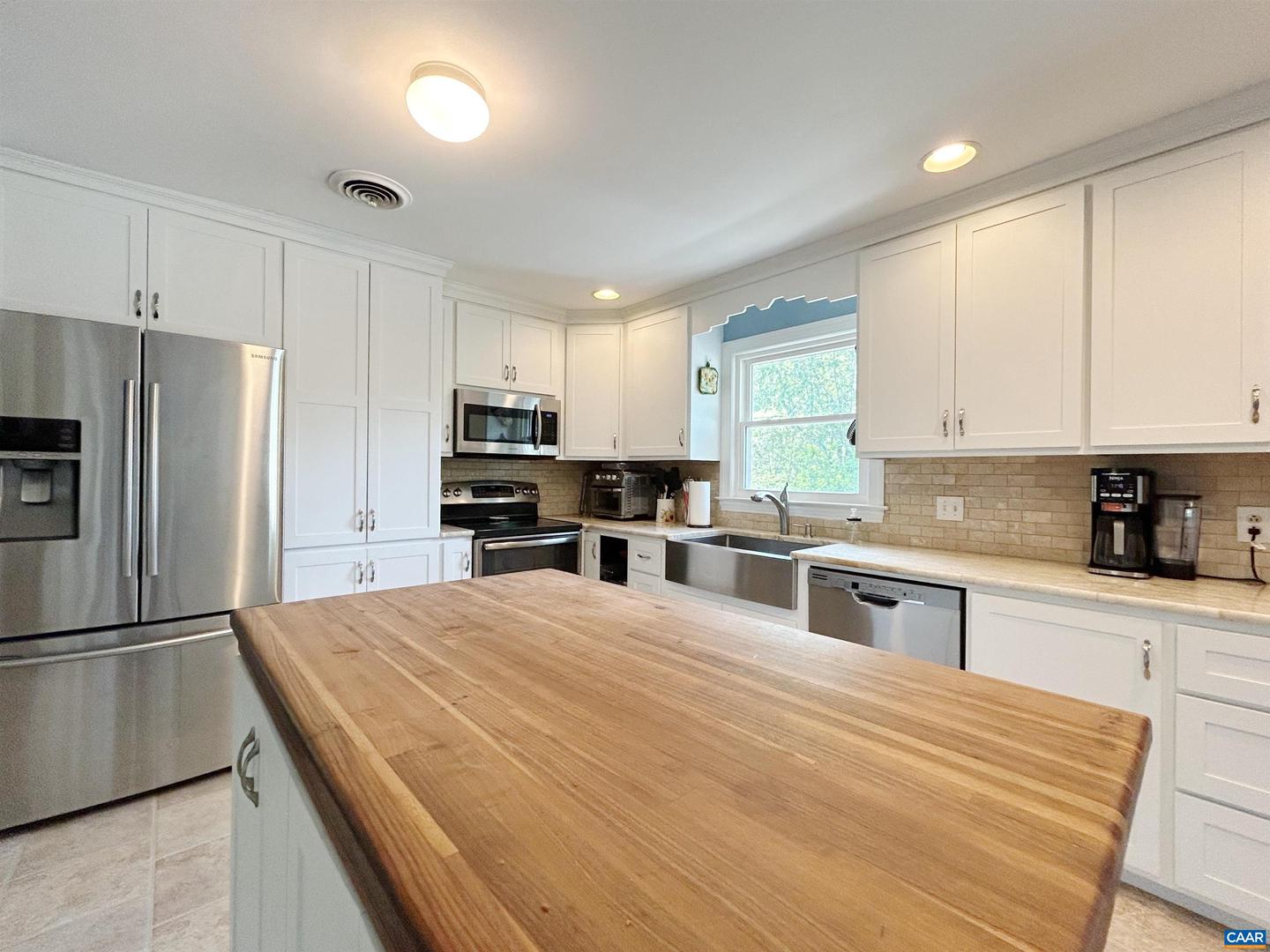 102 BOLLINGBROOK DR, CHARLOTTESVILLE, Virginia 22911, 3 Bedrooms Bedrooms, ,3 BathroomsBathrooms,Residential,For sale,102 BOLLINGBROOK DR,664326 MLS # 664326