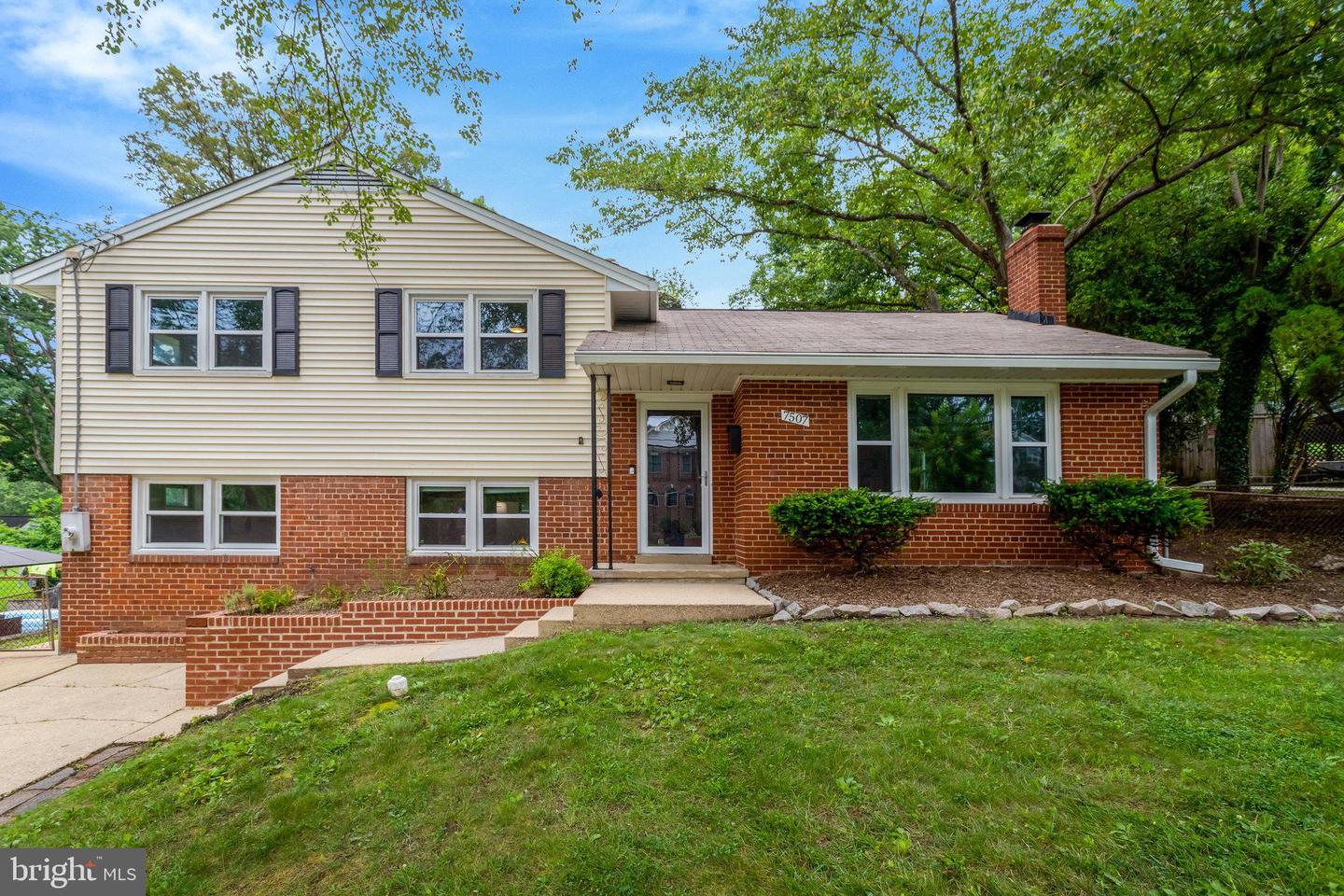 7507 MENDOTA PL, SPRINGFIELD, Virginia 22150, 4 Bedrooms Bedrooms, ,2 BathroomsBathrooms,Residential,For sale,7507 MENDOTA PL,VAFX2241042 MLS # VAFX2241042