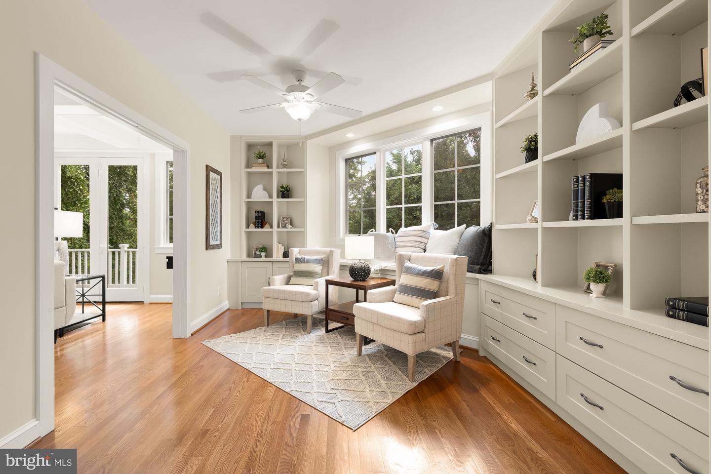 811 26TH PL S, ARLINGTON, Virginia 22202, 4 Bedrooms Bedrooms, ,4 BathroomsBathrooms,Residential,For sale,811 26TH PL S,VAAR2057586 MLS # VAAR2057586