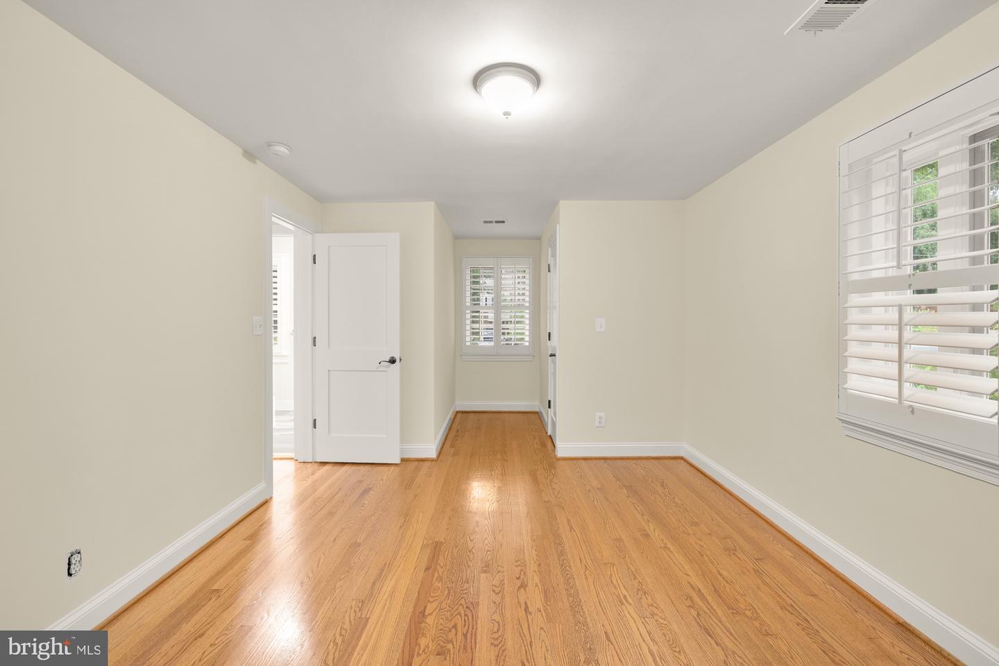 811 26TH PL S, ARLINGTON, Virginia 22202, 4 Bedrooms Bedrooms, ,4 BathroomsBathrooms,Residential,For sale,811 26TH PL S,VAAR2057586 MLS # VAAR2057586