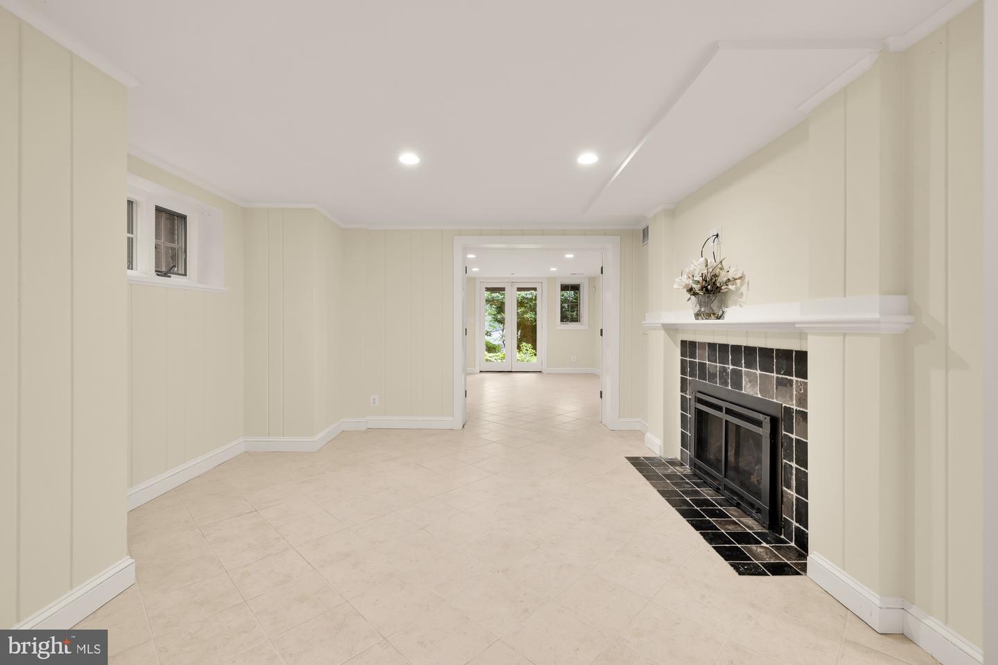811 26TH PL S, ARLINGTON, Virginia 22202, 4 Bedrooms Bedrooms, ,4 BathroomsBathrooms,Residential,For sale,811 26TH PL S,VAAR2057586 MLS # VAAR2057586