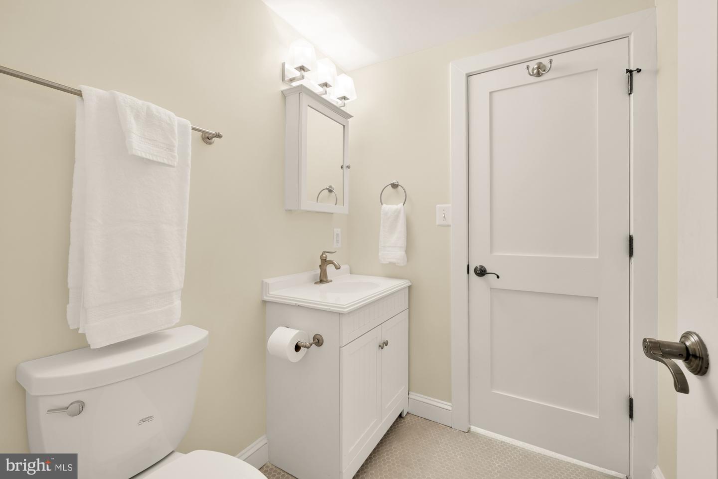 811 26TH PL S, ARLINGTON, Virginia 22202, 4 Bedrooms Bedrooms, ,4 BathroomsBathrooms,Residential,For sale,811 26TH PL S,VAAR2057586 MLS # VAAR2057586