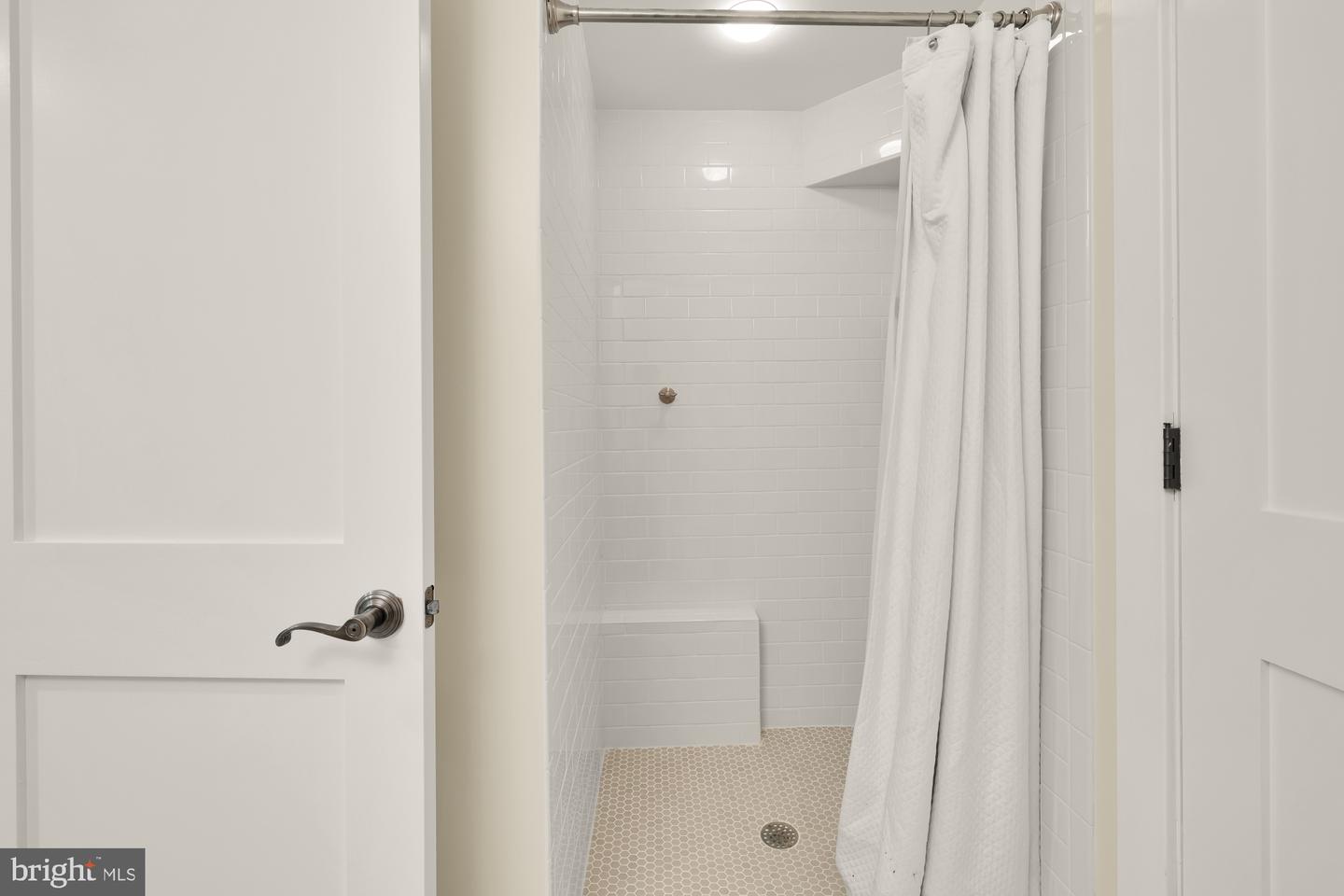811 26TH PL S, ARLINGTON, Virginia 22202, 4 Bedrooms Bedrooms, ,4 BathroomsBathrooms,Residential,For sale,811 26TH PL S,VAAR2057586 MLS # VAAR2057586