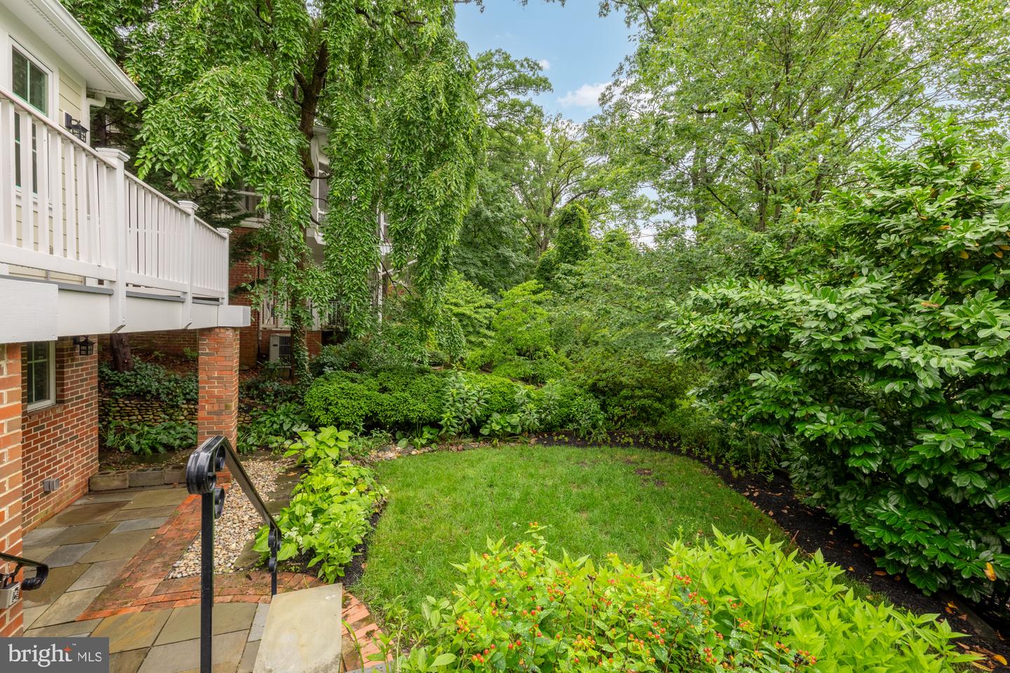 811 26TH PL S, ARLINGTON, Virginia 22202, 4 Bedrooms Bedrooms, ,4 BathroomsBathrooms,Residential,For sale,811 26TH PL S,VAAR2057586 MLS # VAAR2057586