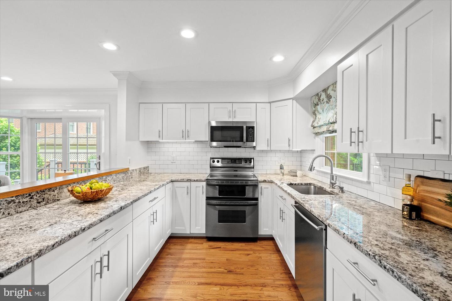 7287 EVANS MILL RD, MCLEAN, Virginia 22101, 4 Bedrooms Bedrooms, ,3 BathroomsBathrooms,Residential,For sale,7287 EVANS MILL RD,VAFX2241524 MLS # VAFX2241524