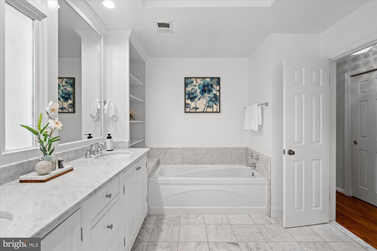 7287 EVANS MILL RD, MCLEAN, Virginia 22101, 4 Bedrooms Bedrooms, ,3 BathroomsBathrooms,Residential,For sale,7287 EVANS MILL RD,VAFX2241524 MLS # VAFX2241524