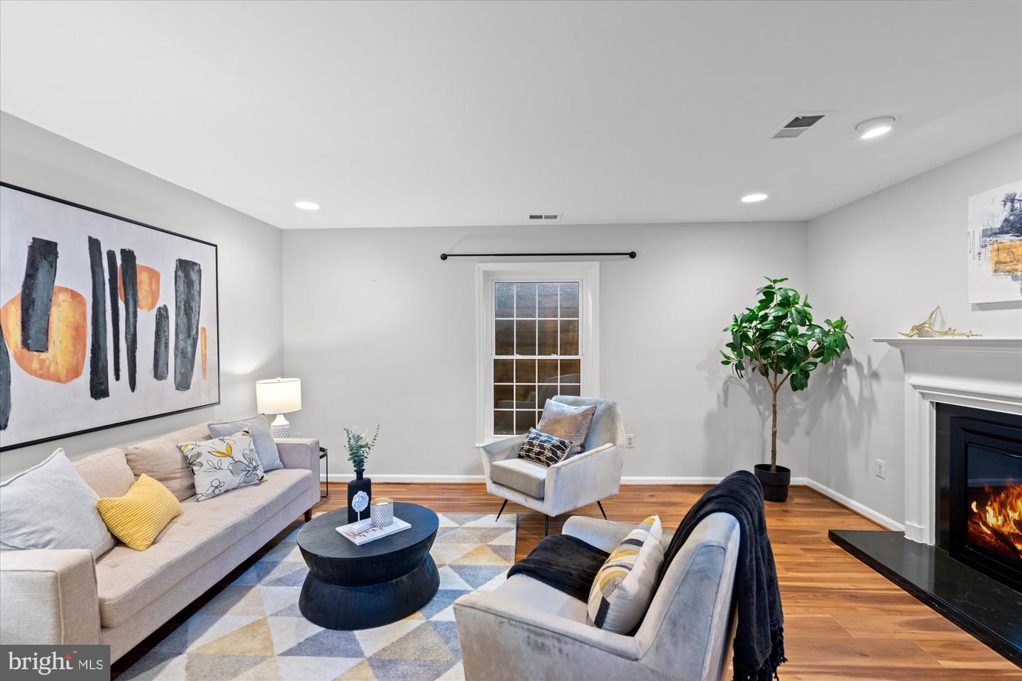 7287 EVANS MILL RD, MCLEAN, Virginia 22101, 4 Bedrooms Bedrooms, ,3 BathroomsBathrooms,Residential,For sale,7287 EVANS MILL RD,VAFX2241524 MLS # VAFX2241524