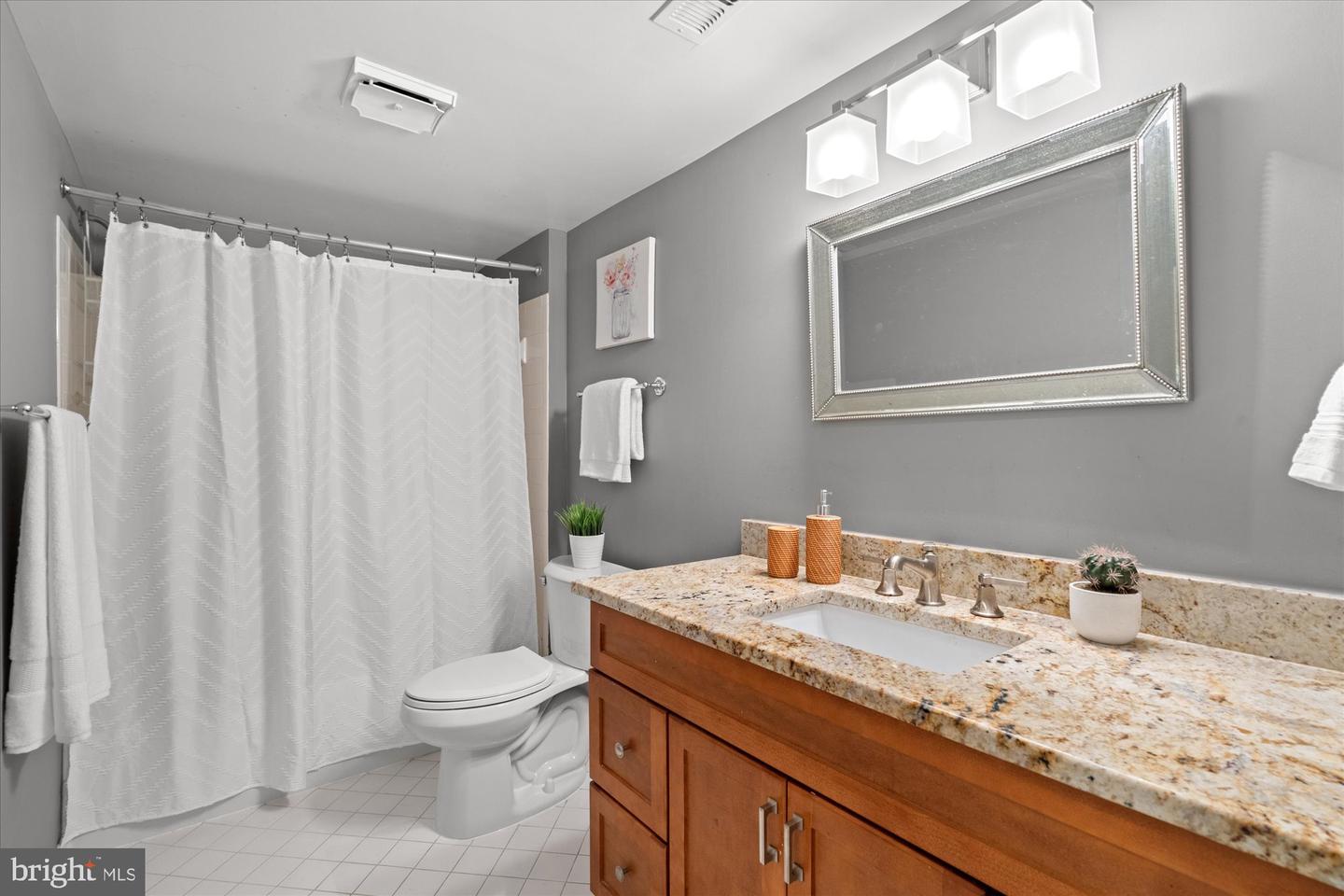7287 EVANS MILL RD, MCLEAN, Virginia 22101, 4 Bedrooms Bedrooms, ,3 BathroomsBathrooms,Residential,For sale,7287 EVANS MILL RD,VAFX2241524 MLS # VAFX2241524