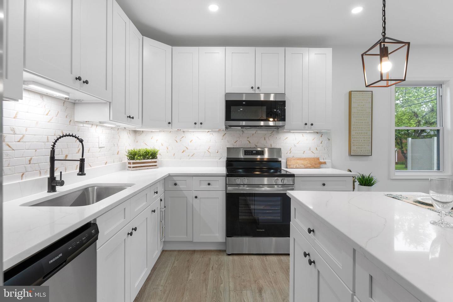 23 WILSON AVE NW, LEESBURG, Virginia 20176, 5 Bedrooms Bedrooms, ,2 BathroomsBathrooms,Residential,For sale,23 WILSON AVE NW,VALO2097354 MLS # VALO2097354
