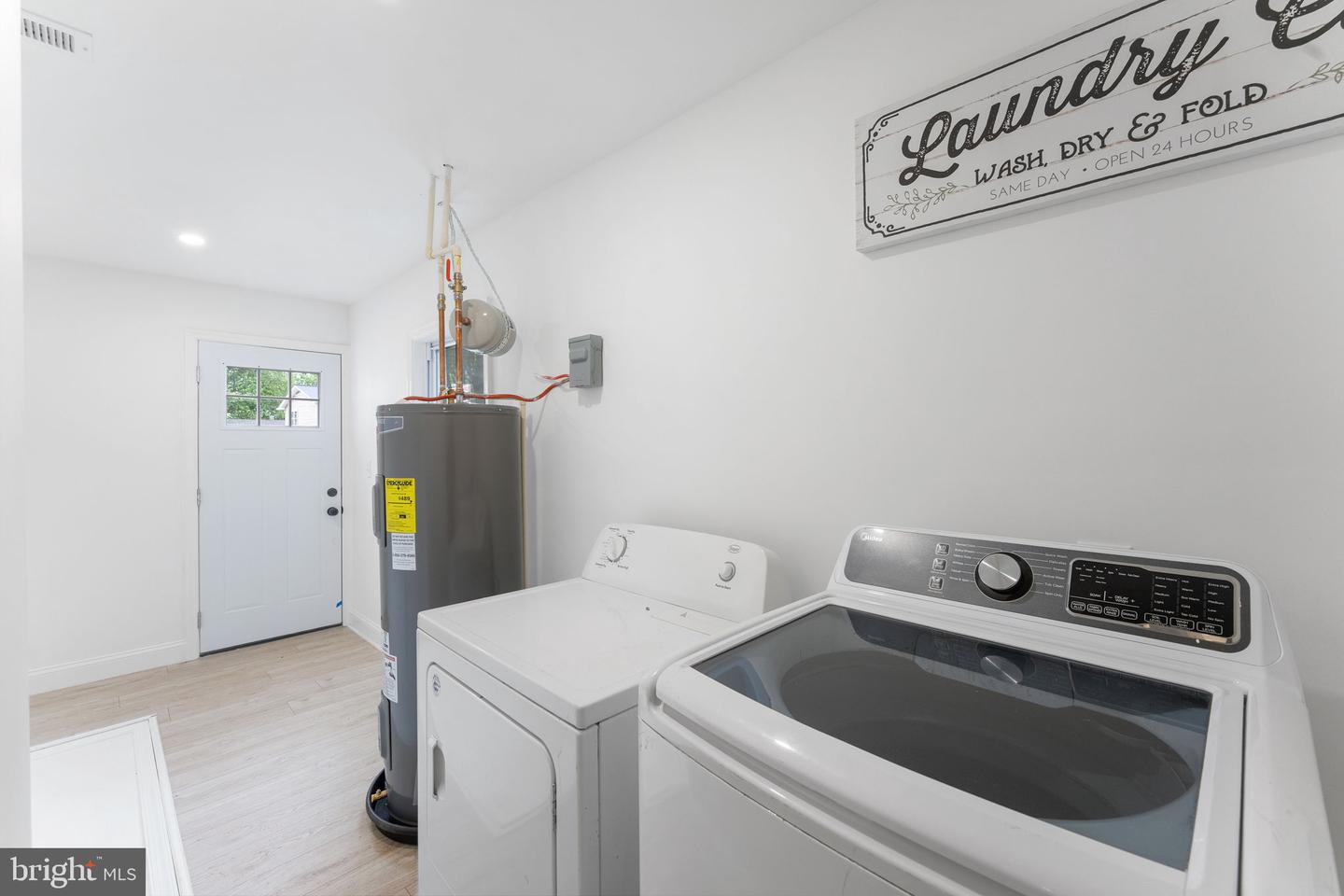 23 WILSON AVE NW, LEESBURG, Virginia 20176, 5 Bedrooms Bedrooms, ,2 BathroomsBathrooms,Residential,For sale,23 WILSON AVE NW,VALO2097354 MLS # VALO2097354