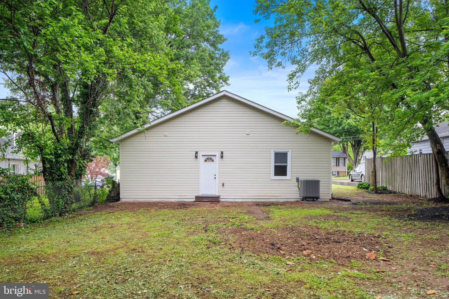 23 WILSON AVE NW, LEESBURG, Virginia 20176, 5 Bedrooms Bedrooms, ,2 BathroomsBathrooms,Residential,For sale,23 WILSON AVE NW,VALO2097354 MLS # VALO2097354