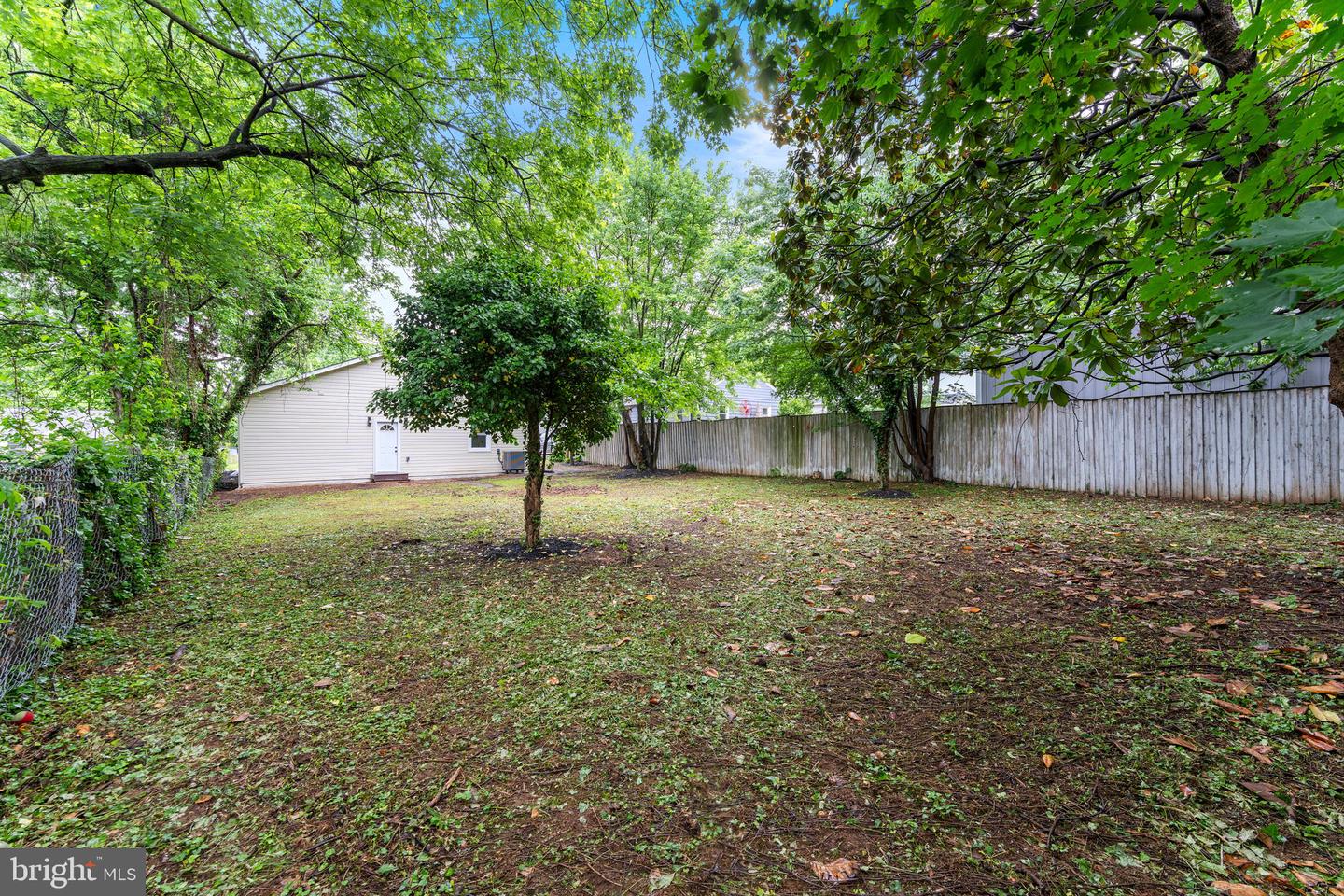 23 WILSON AVE NW, LEESBURG, Virginia 20176, 5 Bedrooms Bedrooms, ,2 BathroomsBathrooms,Residential,For sale,23 WILSON AVE NW,VALO2097354 MLS # VALO2097354