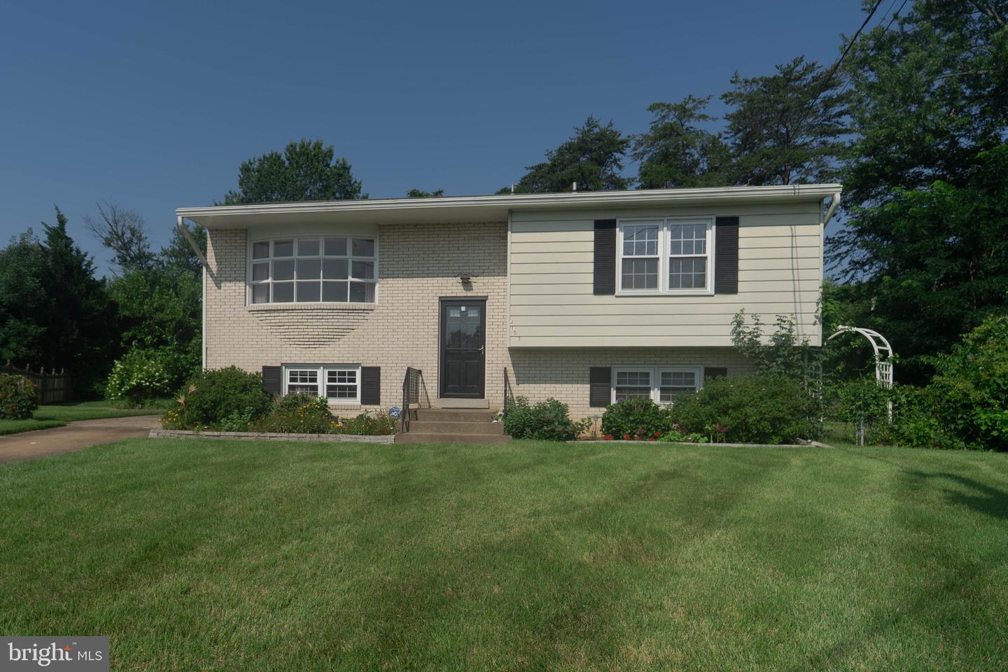 4153 BASSETT CT, DUMFRIES, Virginia 22026, 4 Bedrooms Bedrooms, ,2 BathroomsBathrooms,Residential,For sale,4153 BASSETT CT,VAPW2096640 MLS # VAPW2096640