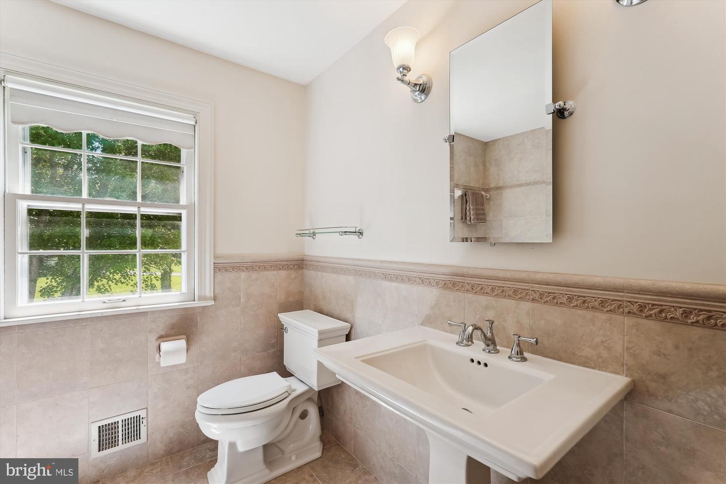 37054 ADAMS GREEN LN, MIDDLEBURG, Virginia 20117, 4 Bedrooms Bedrooms, ,2 BathroomsBathrooms,Residential,For sale,37054 ADAMS GREEN LN,VALO2099362 MLS # VALO2099362