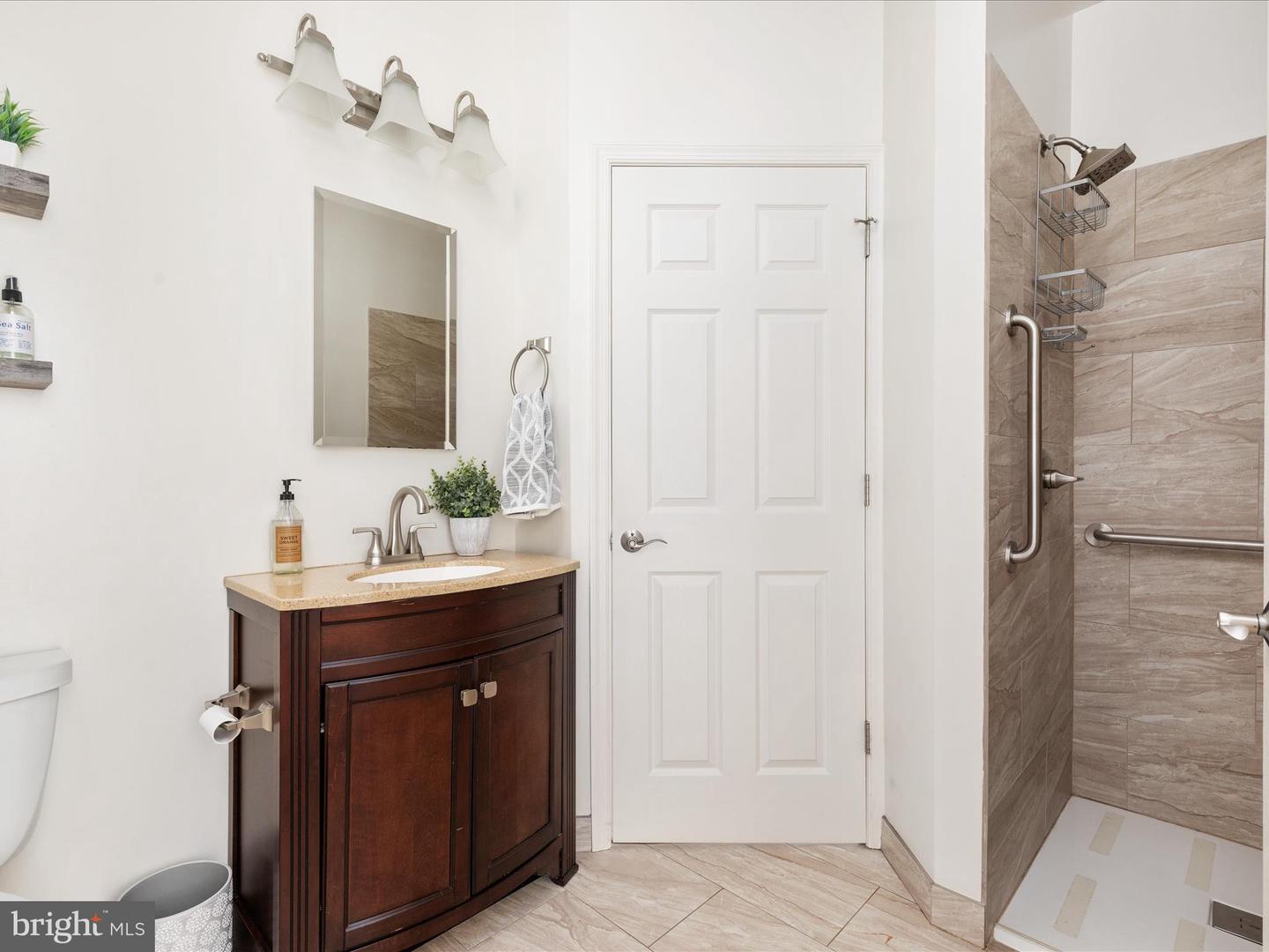 15047 MEDINAH CT, HAYMARKET, Virginia 20169, 5 Bedrooms Bedrooms, ,5 BathroomsBathrooms,Residential,For sale,15047 MEDINAH CT,VAPW2096966 MLS # VAPW2096966