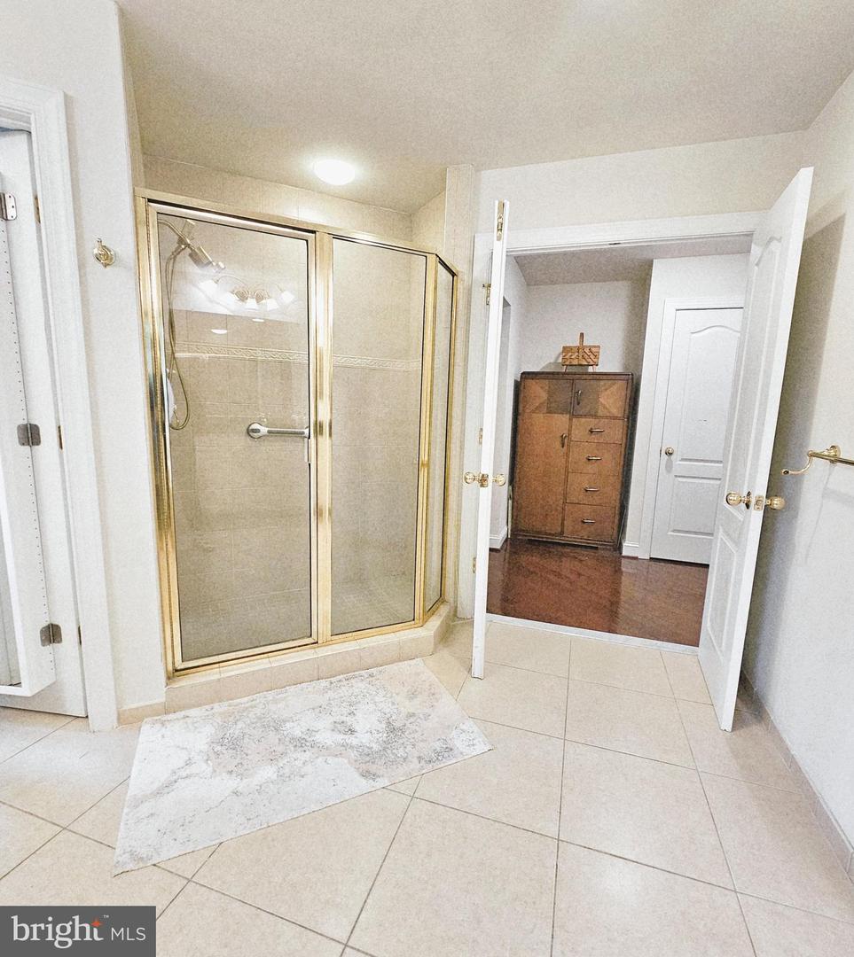 6941 PINE CREST AVE, MCLEAN, Virginia 22101, 5 Bedrooms Bedrooms, ,4 BathroomsBathrooms,Residential,For sale,6941 PINE CREST AVE,VAFX2247236 MLS # VAFX2247236
