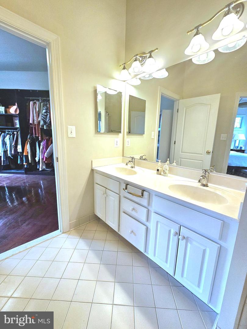 6941 PINE CREST AVE, MCLEAN, Virginia 22101, 5 Bedrooms Bedrooms, ,4 BathroomsBathrooms,Residential,For sale,6941 PINE CREST AVE,VAFX2247236 MLS # VAFX2247236