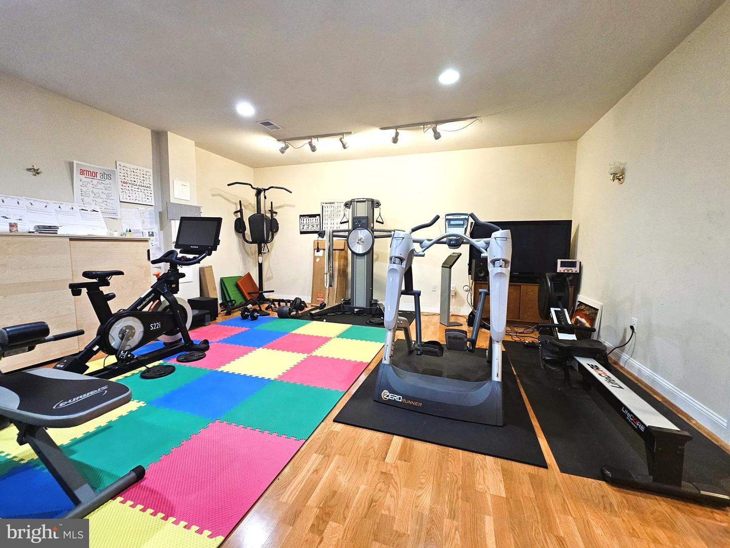 6941 PINE CREST AVE, MCLEAN, Virginia 22101, 5 Bedrooms Bedrooms, ,4 BathroomsBathrooms,Residential,For sale,6941 PINE CREST AVE,VAFX2247236 MLS # VAFX2247236