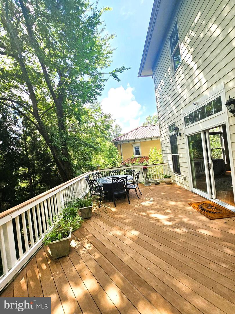 6941 PINE CREST AVE, MCLEAN, Virginia 22101, 5 Bedrooms Bedrooms, ,4 BathroomsBathrooms,Residential,For sale,6941 PINE CREST AVE,VAFX2247236 MLS # VAFX2247236