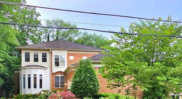 6941 PINE CREST AVE, MCLEAN, Virginia 22101, 5 Bedrooms Bedrooms, ,4 BathroomsBathrooms,Residential,For sale,6941 PINE CREST AVE,VAFX2247236 MLS # VAFX2247236