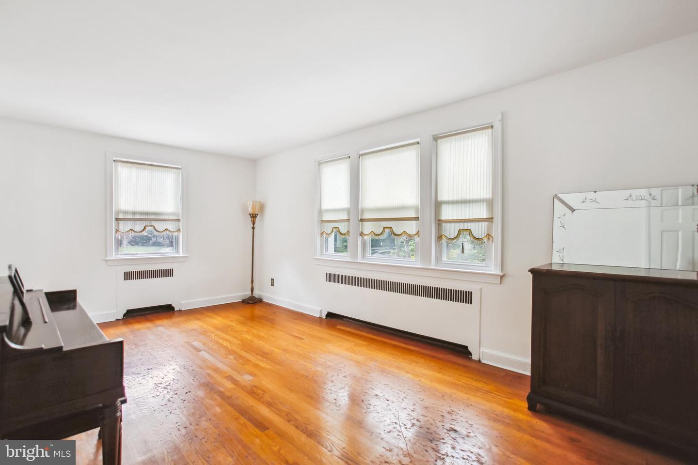 1660 MICHIGAN AVE NE, WASHINGTON, District Of Columbia 20017, 3 Bedrooms Bedrooms, ,1 BathroomBathrooms,Residential,For sale,1660 MICHIGAN AVE NE,DCDC2166852 MLS # DCDC2166852
