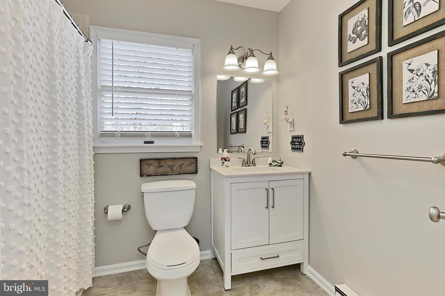 7400 POPLAR POINT LN, WARRENTON, Virginia 20186, 5 Bedrooms Bedrooms, ,4 BathroomsBathrooms,Residential,For sale,7400 POPLAR POINT LN,VAFQ2016090 MLS # VAFQ2016090