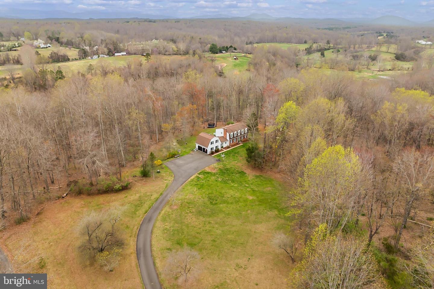 7400 POPLAR POINT LN, WARRENTON, Virginia 20186, 5 Bedrooms Bedrooms, ,4 BathroomsBathrooms,Residential,For sale,7400 POPLAR POINT LN,VAFQ2016090 MLS # VAFQ2016090